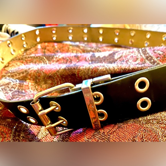 Reversible Black & Silver Leather Belt, with Turning Buckle 🩶🖤 - Picture 5 of 15